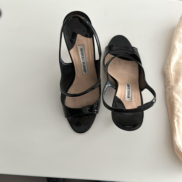 Manolo Blahnik black patent leather heels - Picture 5 of 6